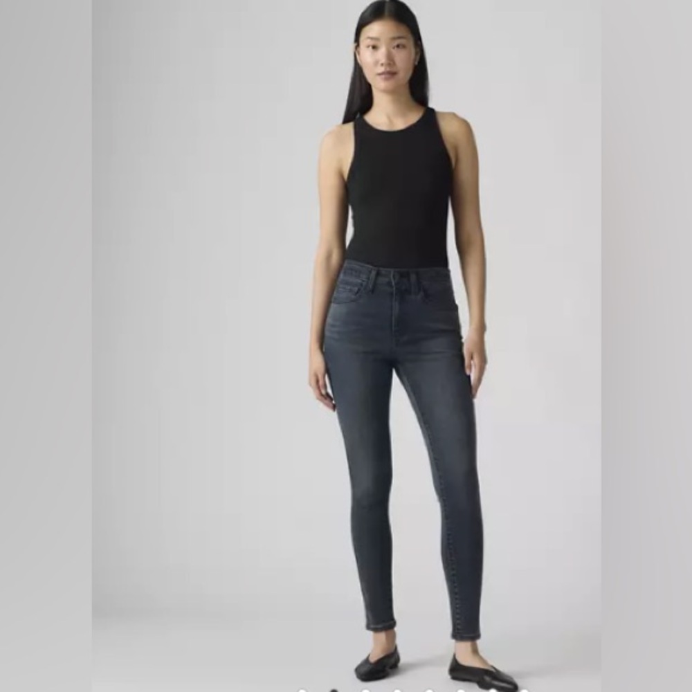Levi’s 721 High Rise Skinny Jeans